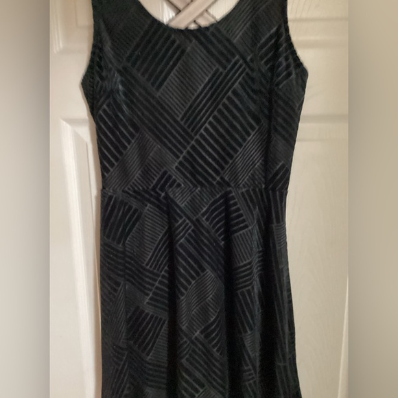 🦌 NWT Candies Burnout Velvet Skater Dress black velvet Sz medium Holiday dress - Picture 6 of 7
